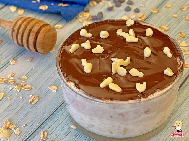 JOGHURT UND HAFFERFLOCKEN DOPPEL-SCHOKOLADE