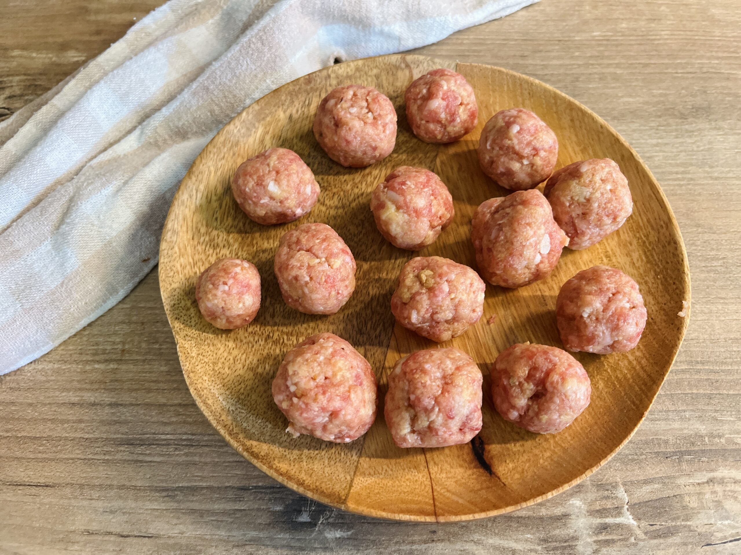 Das Geheimnis meiner weichen Fleischbällchen? Eine Kartoffel im Teig!