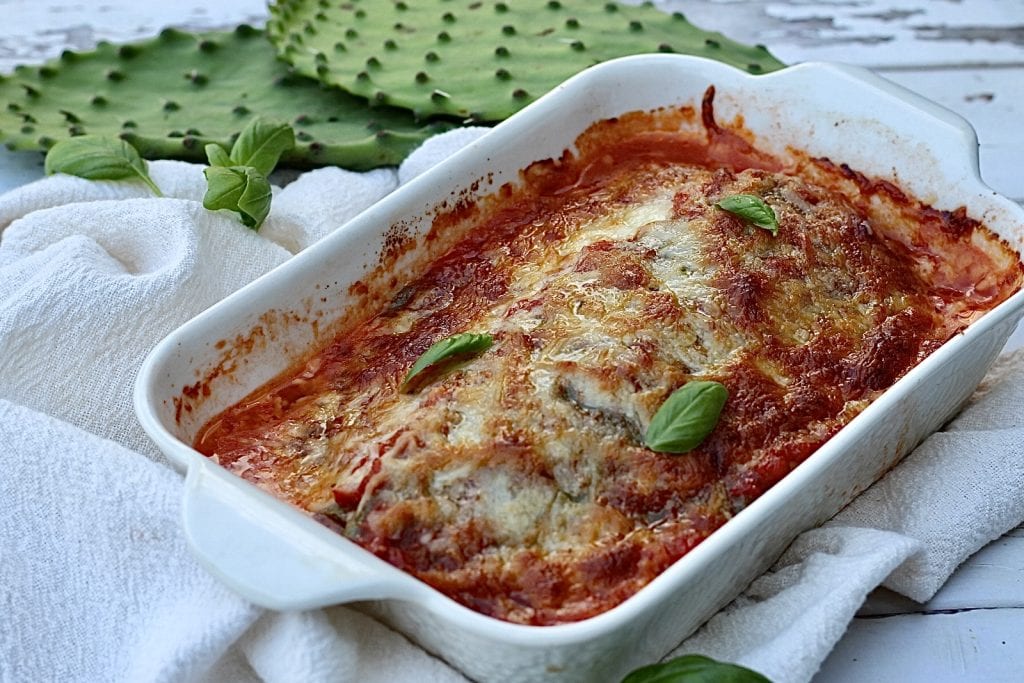 Parmigiana aus Kaktusfeigenblättern