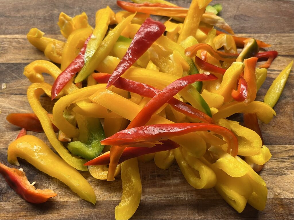 Gratinierte Paprika mit Sardellen und ohne Käse, nur 3 Zutaten für eine Beilage, die rockt!