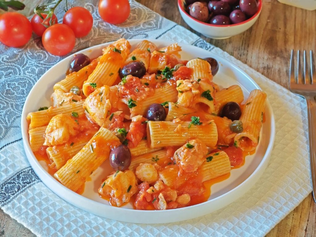 Pasta mit Stockfisch und Kirschtomaten