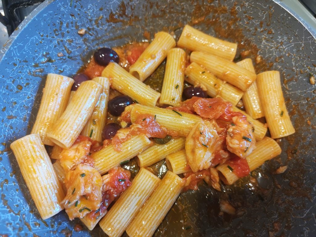 Pasta mit Stockfisch und Kirschtomaten