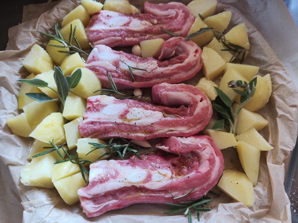 Kalbsrippchen mit Kartoffeln