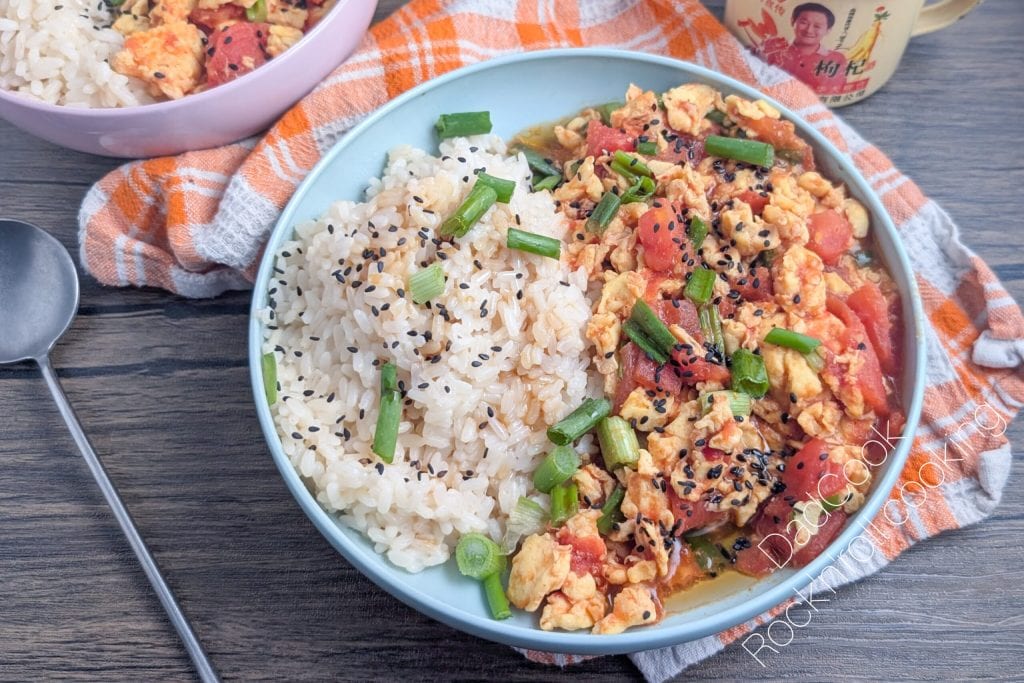 Chinesische Rühreier mit Tomaten: Das Einfache und Schnelle Rezept (番茄炒蛋)