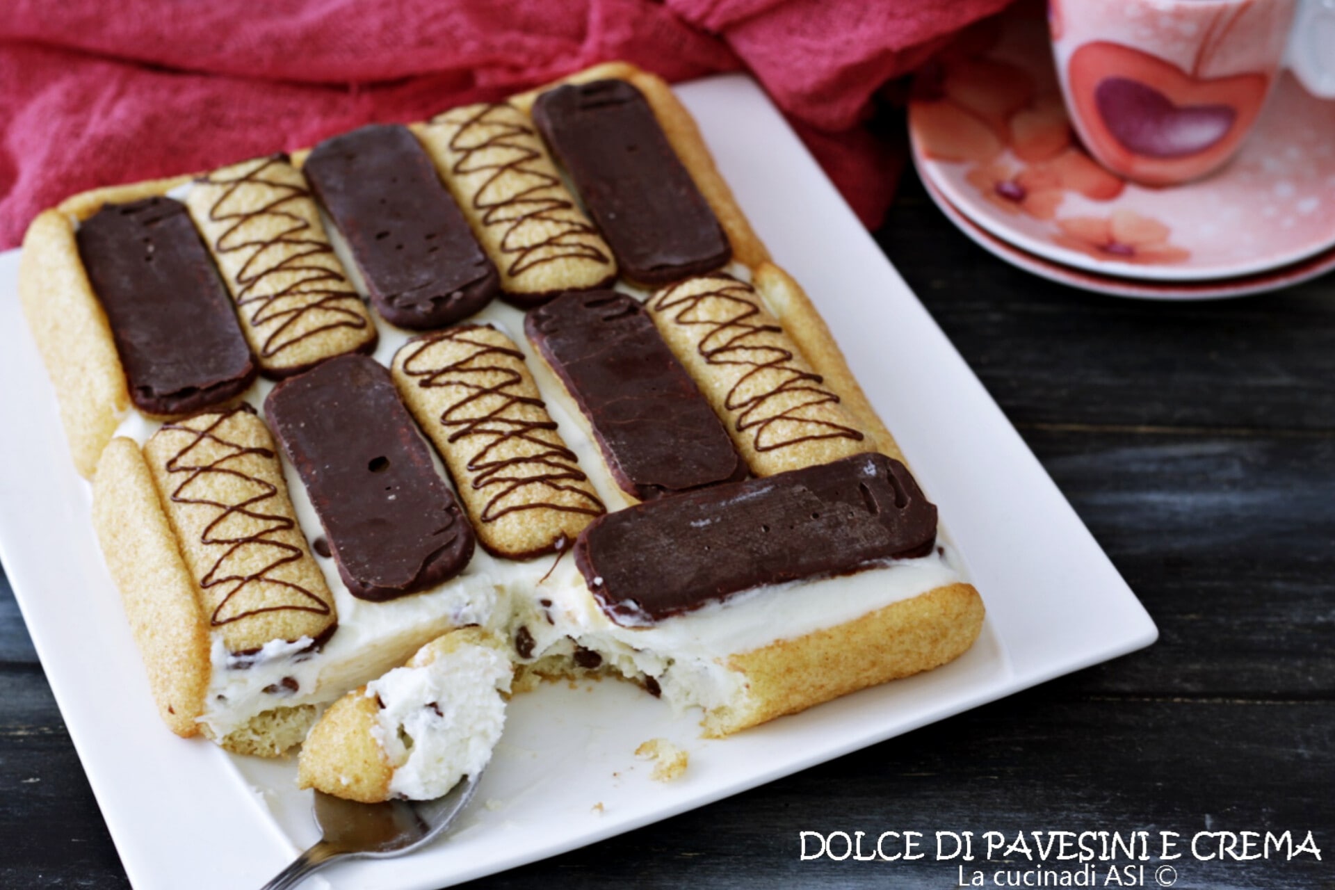 Kalter Dessert mit Pavesini und weichem Mascarpone-Herz