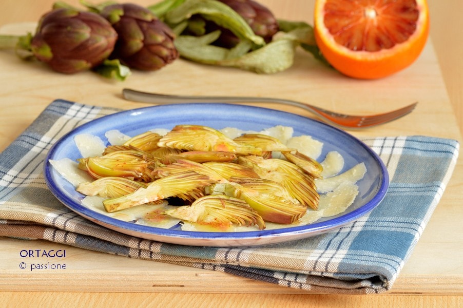 Salat aus Castraure, Botoli oder rohen Artischocken