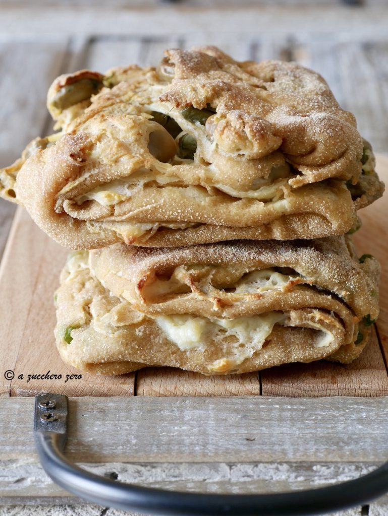 Integrierte Ragusane Scacce mit Ricotta und Bohnen