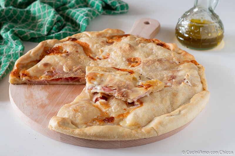 KNUSPRIGES UND LECKERES FOCACCIA MIT STRACCHINO