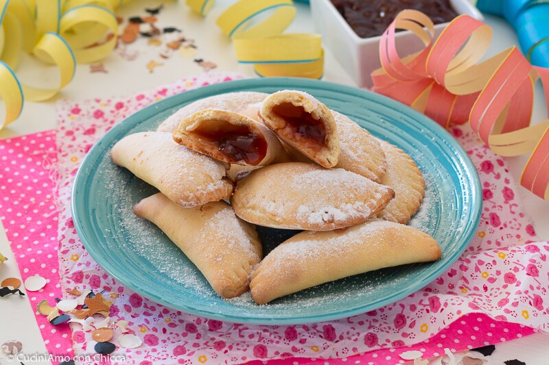 KÖSTLICHE OFENGEBACKENE KARNEVAL-RAVIOLI