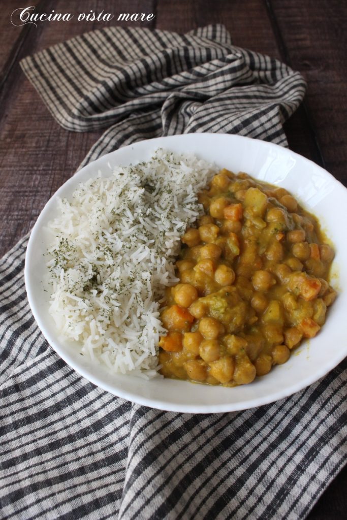 Kichererbsen-Curry mit Gemüse Küche mit Meeresblick
