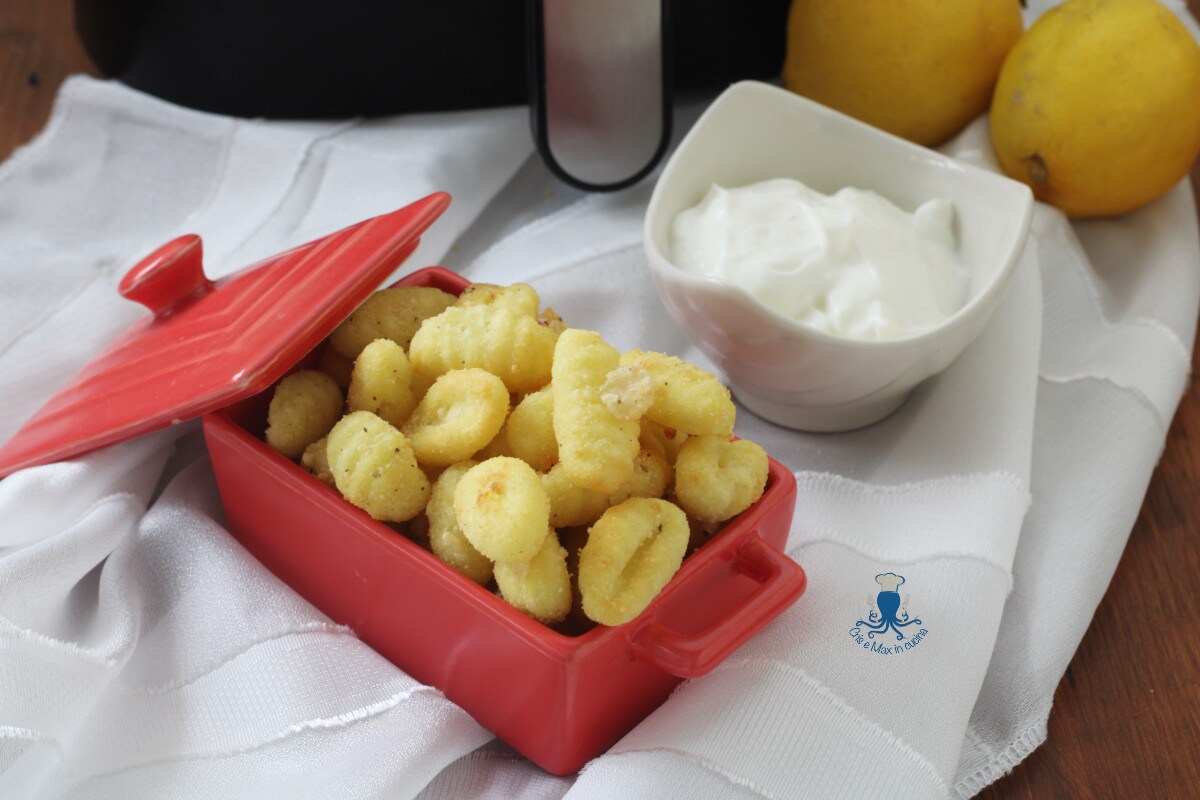 Knusprige Gnocchi mit Semmelbröseln in der Heißluftfritteuse