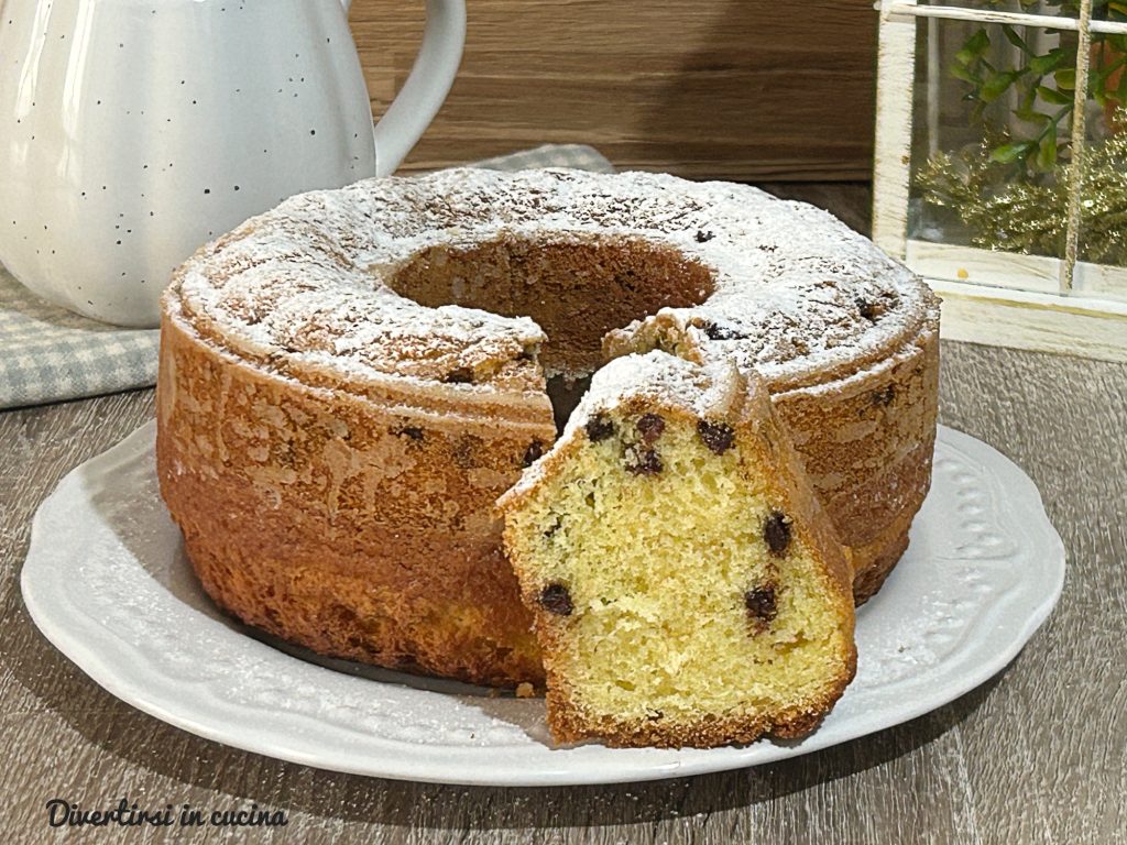 Kuchen mit Schokoladenstückchen in der Heißluftfritteuse