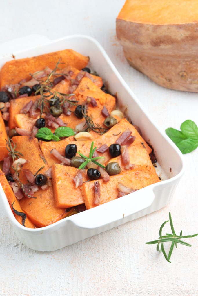 Rezept Kürbis mit Oliven und Speck, im Ofen gebacken