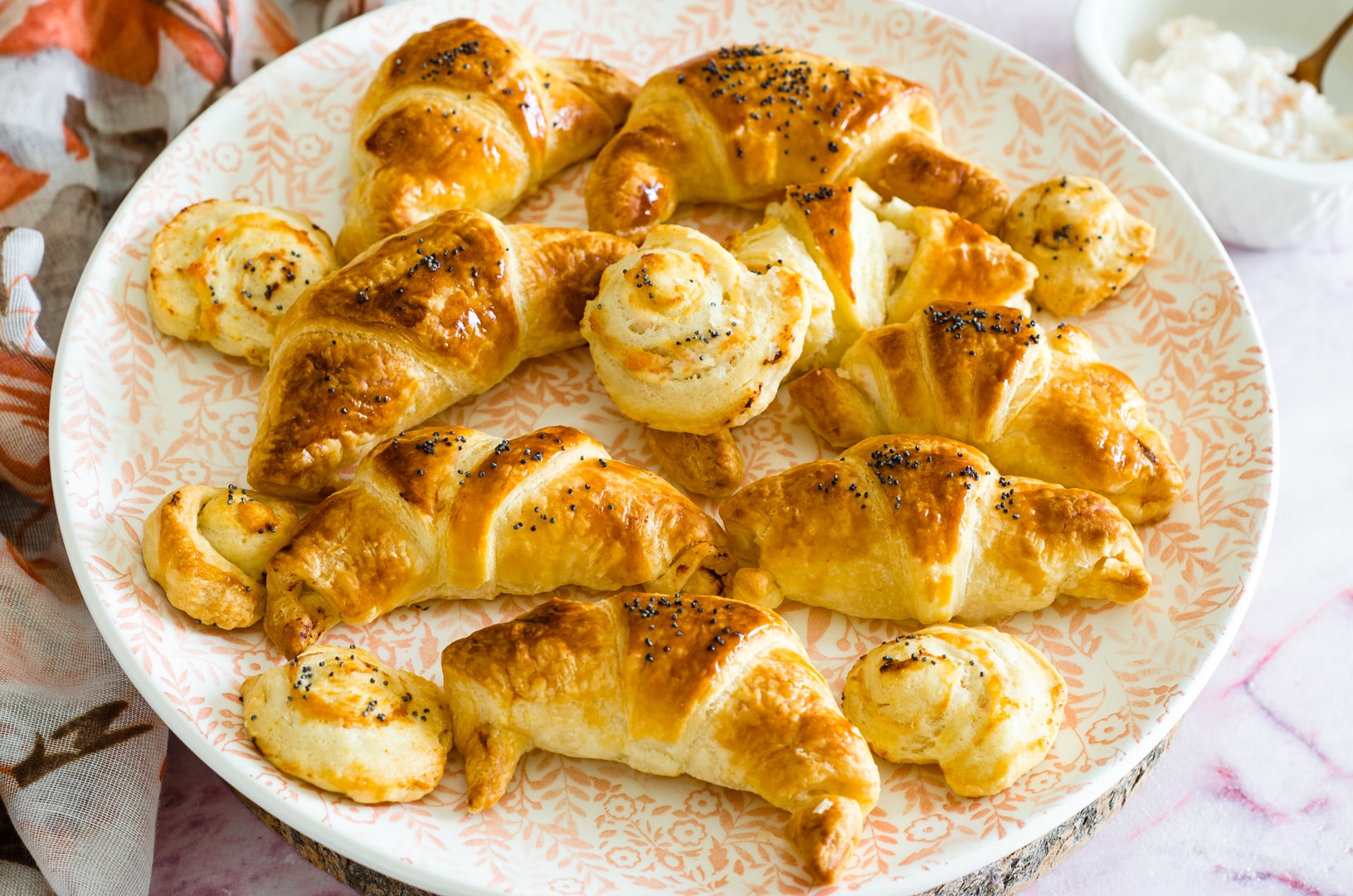 Lachs-Croissants mit Blätterteig und Ricotta, einfach und superschnell!