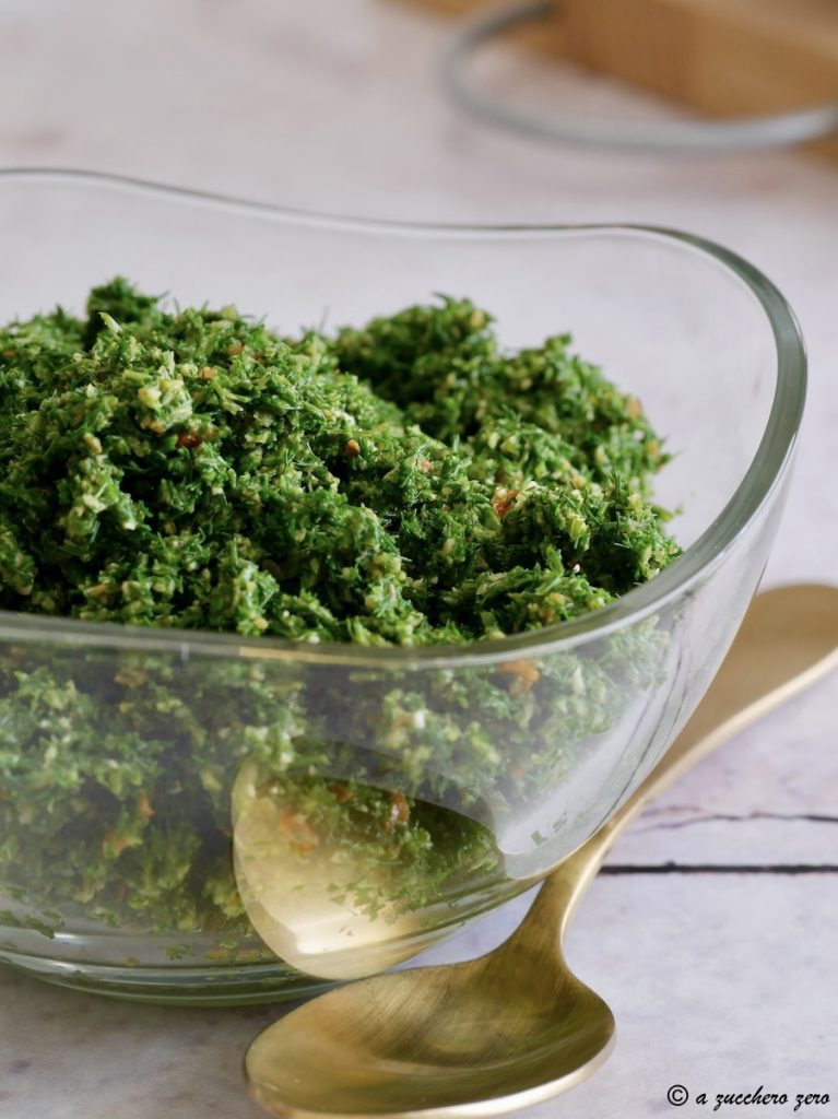Leichtes Wildfenchelpesto