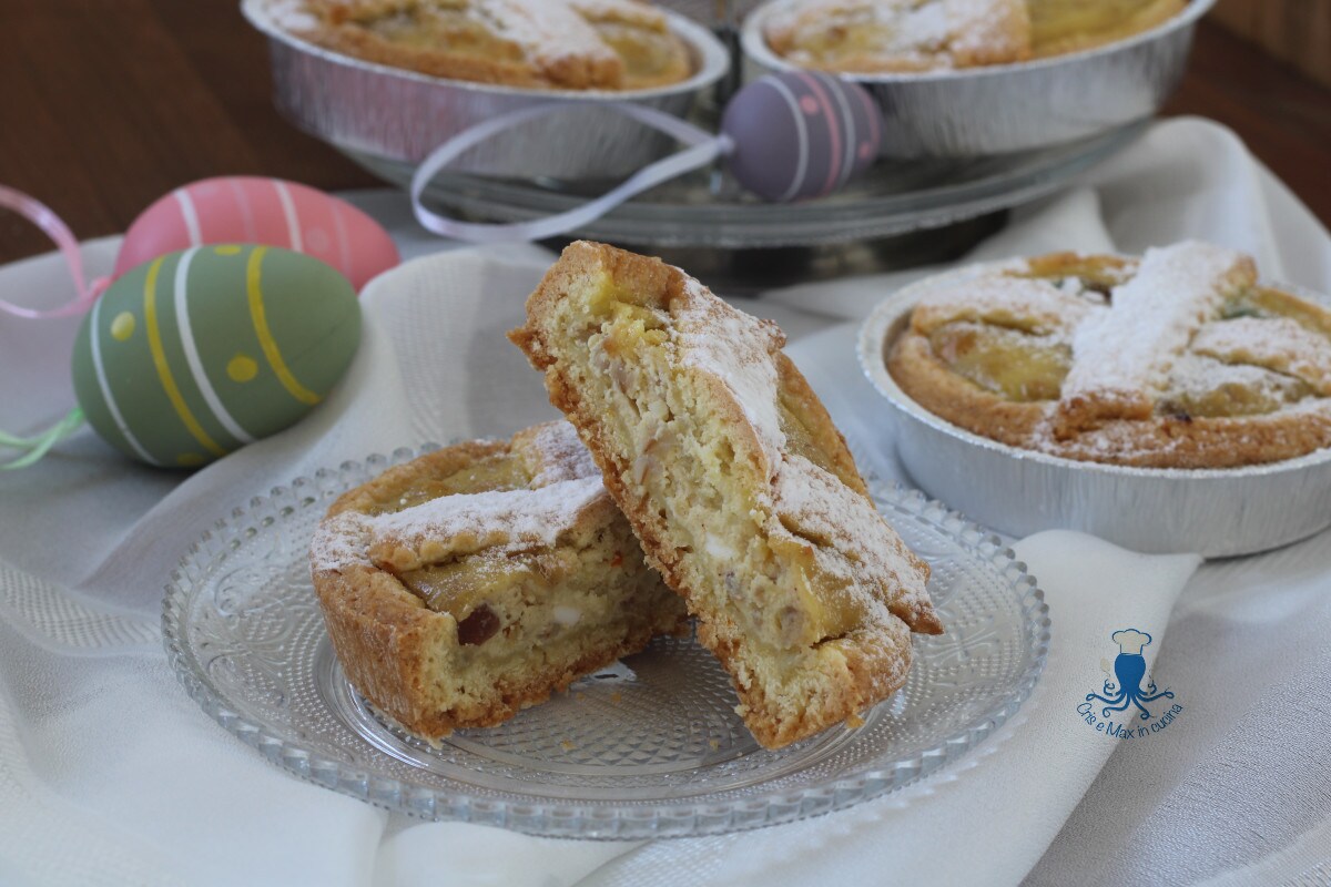 Mini Pastiere aus dem Ofen mit Öl-Mürbeteig und kandierten Früchten