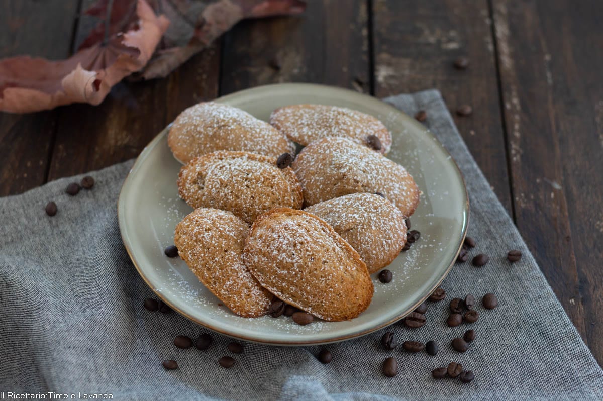 Madeleine mit Kaffee