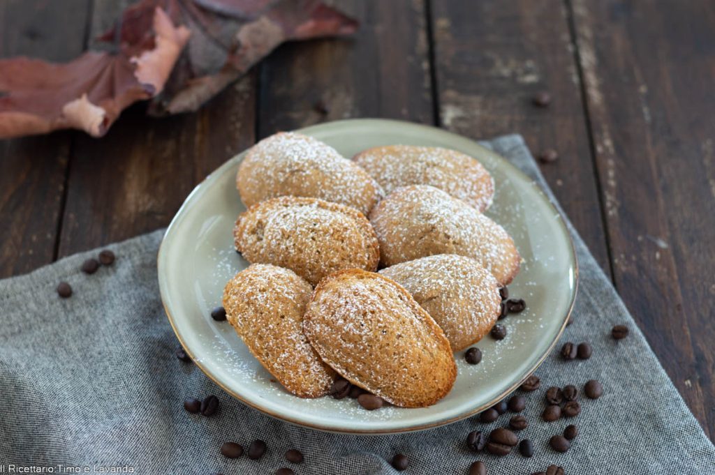 Madeleine mit Kaffee