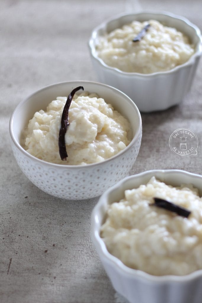 Reis gekocht in Milch und Zucker mit Vanille gekocht im Instant Pot