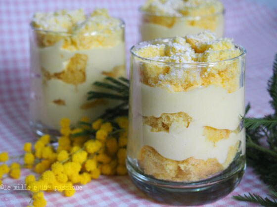 Mimosen-Torte im Glas: Ein einfaches und elegantes Dessert, um den Frauentag zu feiern