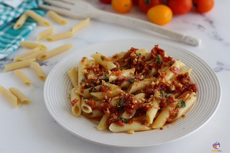 Schnelles Pesto mit getrockneten Tomaten