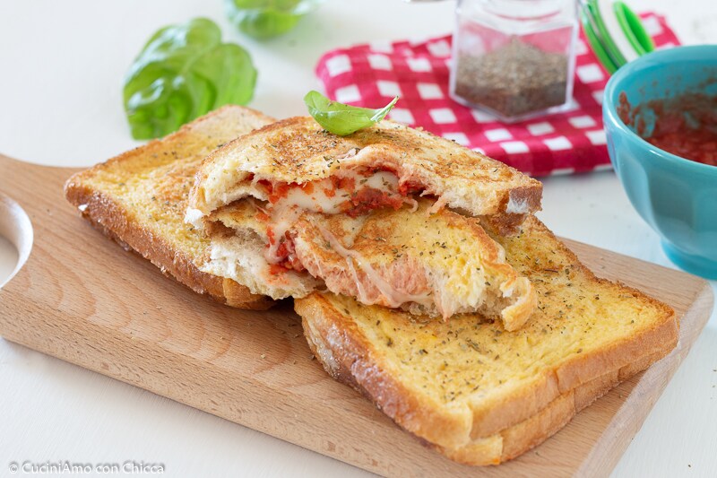 PIZZA TOAST