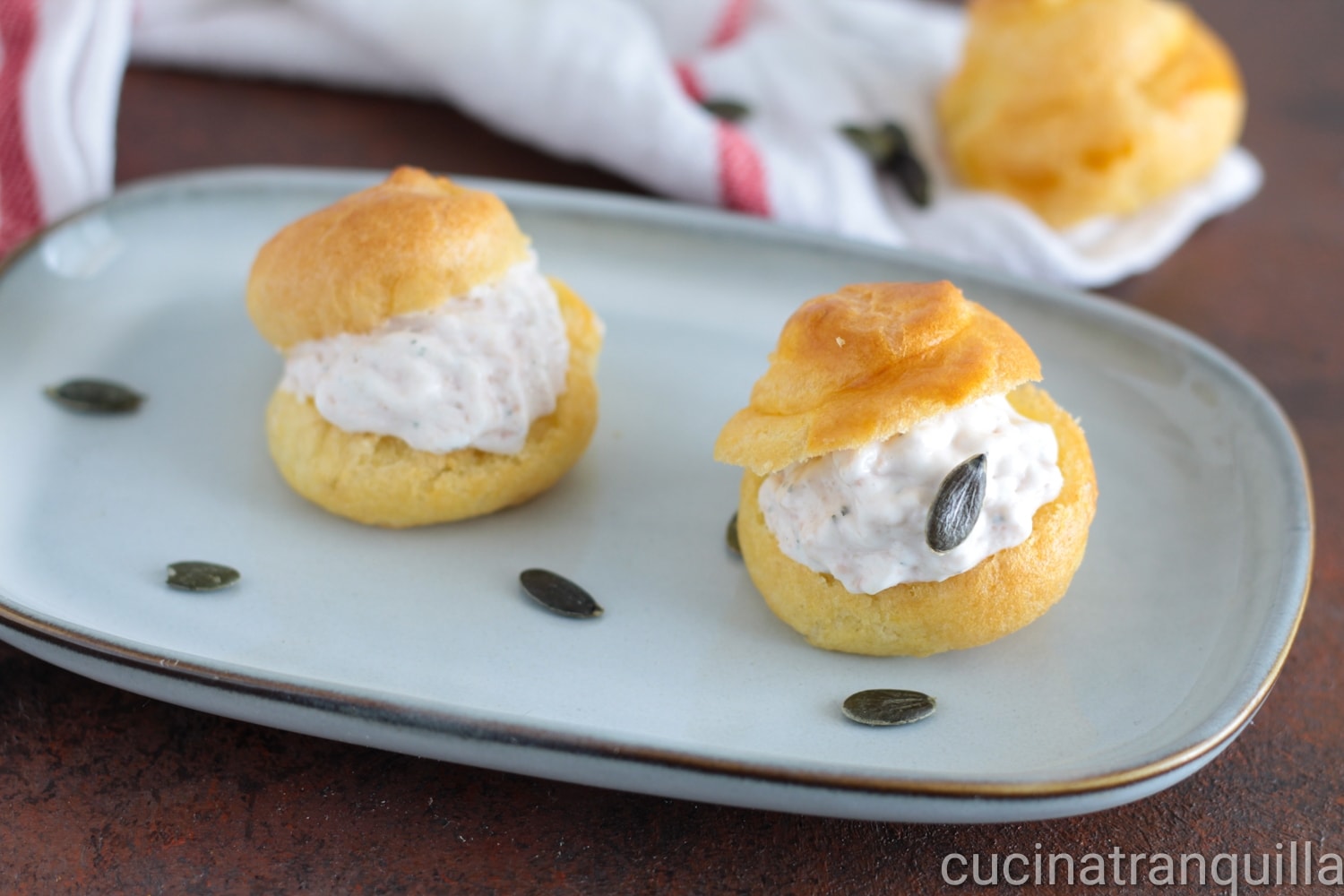 Herzhafte Windbeutel mit Mortadella