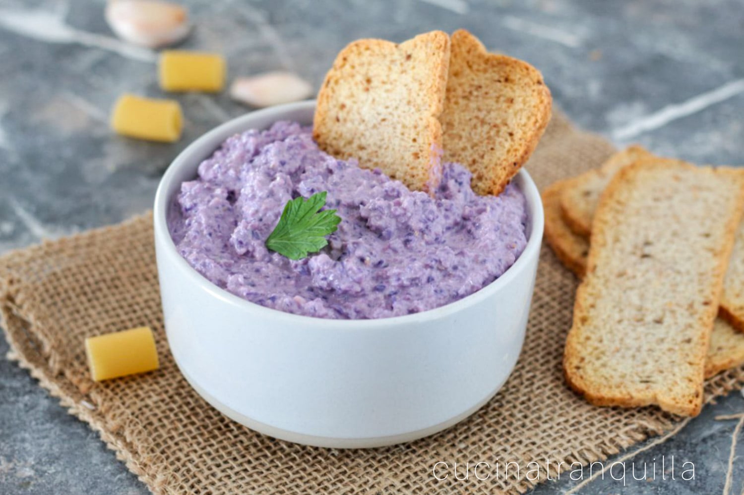 Kohl- und Ricotta-Creme