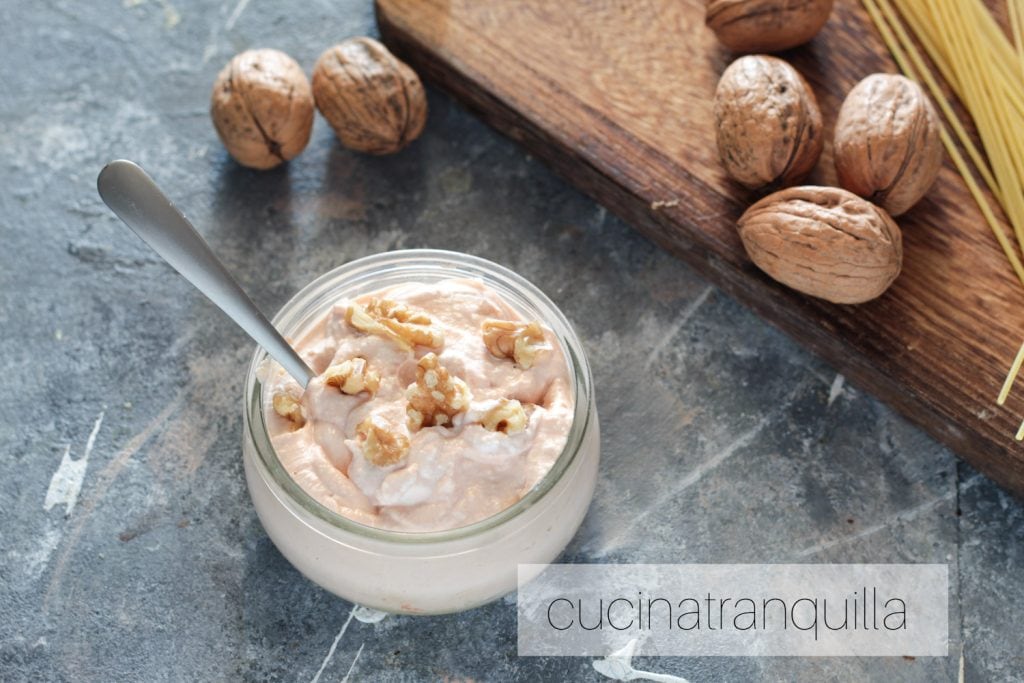 Herzhafte Creme mit Ricotta und Walnüssen