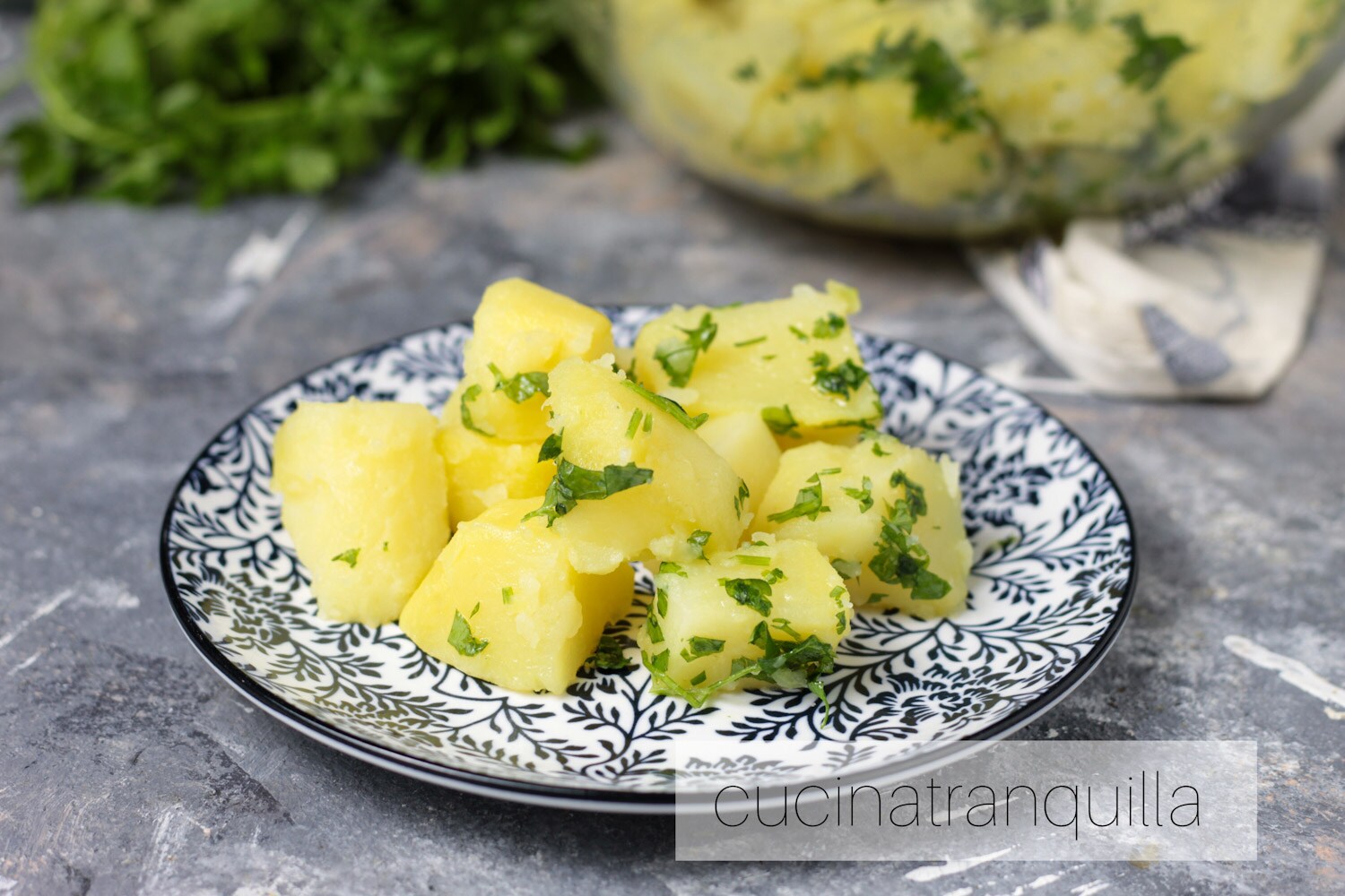 Pellkartoffeln mit Petersilie