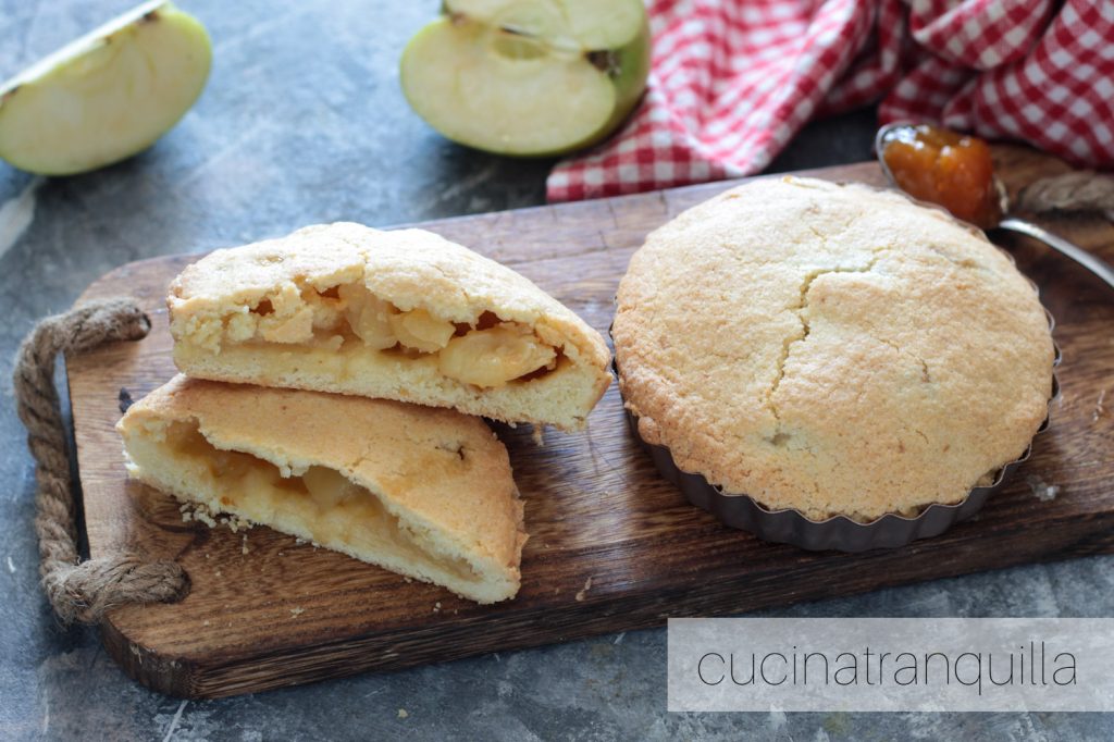 Apfelkuchen mit Aprikosenkonfitüre