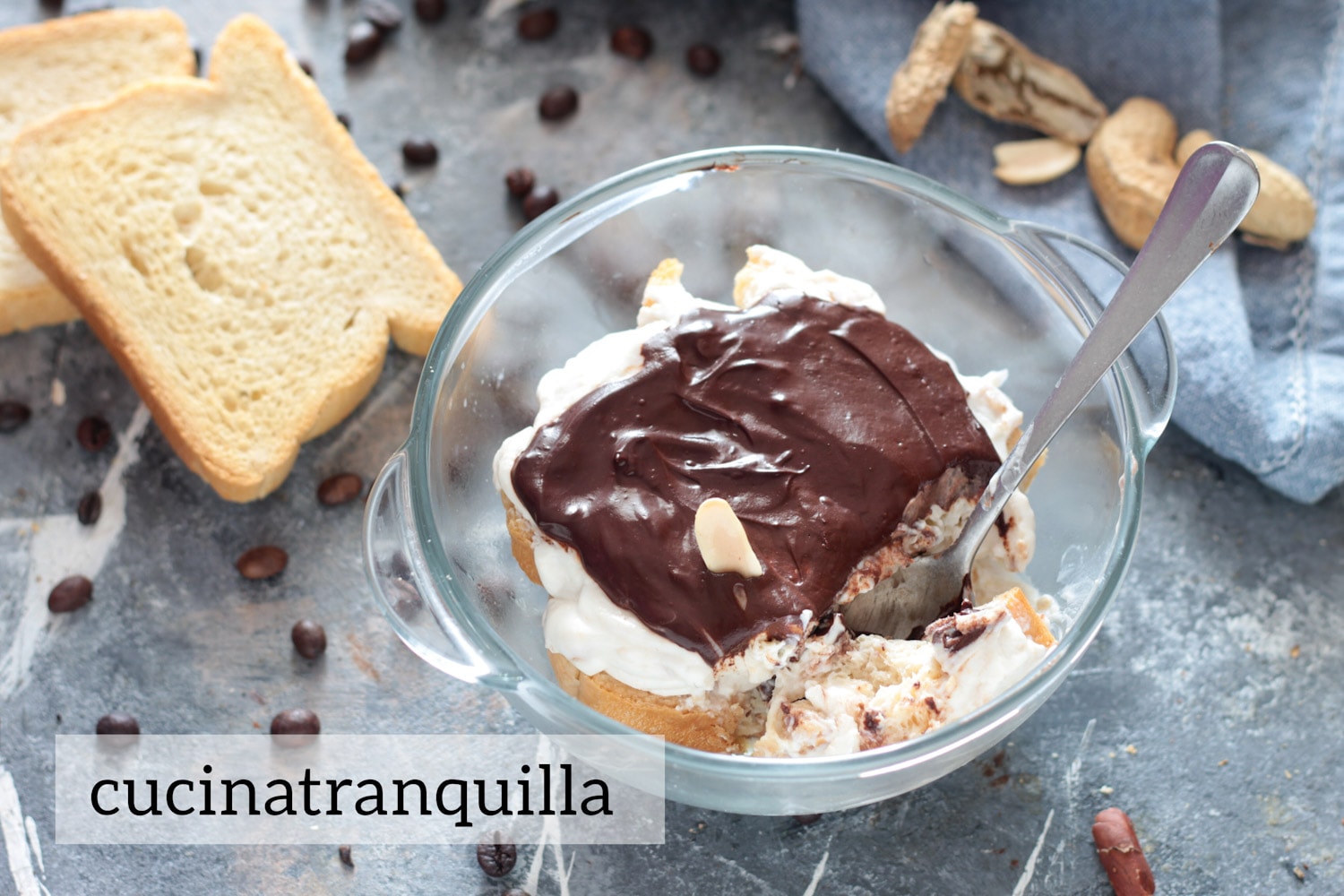 Fettamisù mit griechischem Joghurt und Erdnussbutter
