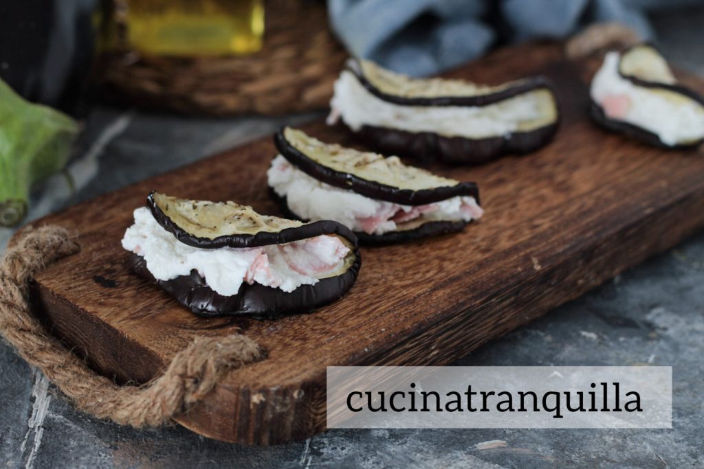 Gefüllte Auberginen mit Ricotta und gekochtem Schinken