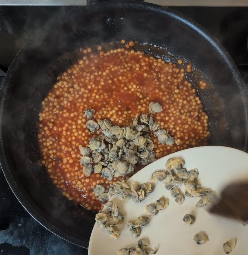 Cremige Fregola mit Muscheln: Das einfache und schnelle Rezept mit sardischer Pasta!