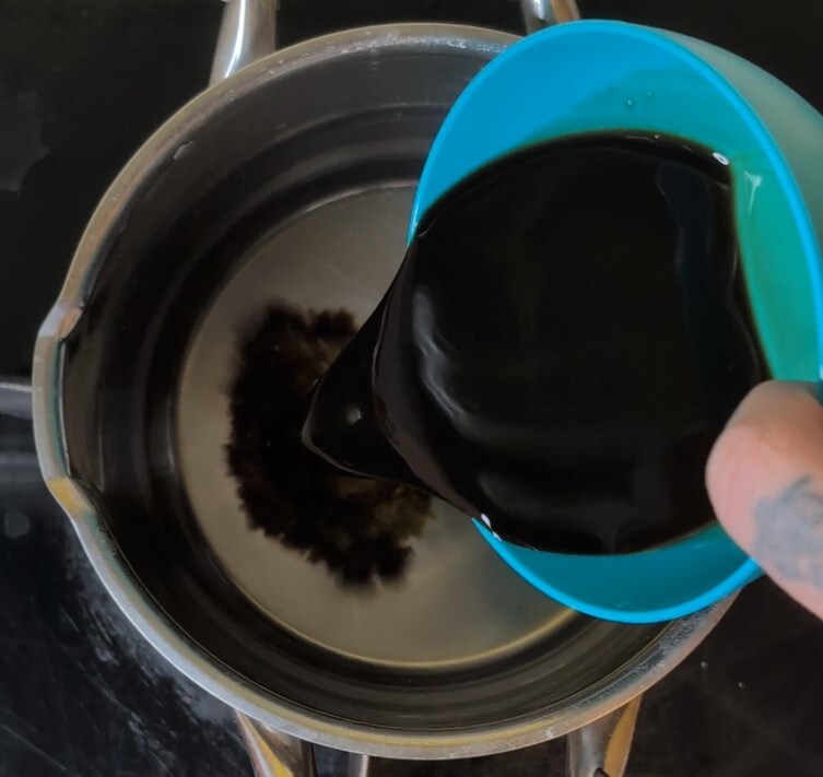 Dunkel-süßsaure Sauce: Geheimnis und Geschmack in einer einzigen Sauce