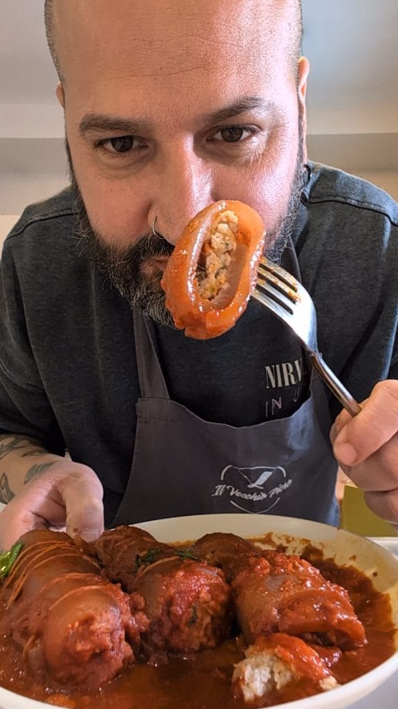 Schweinehaut-Rouladen: aus Kalabrien, das traditionelle Rezept der Oma