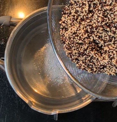 Quinoa-Salat mit Gegrilltem Gemüse und Mariniertem Tofu