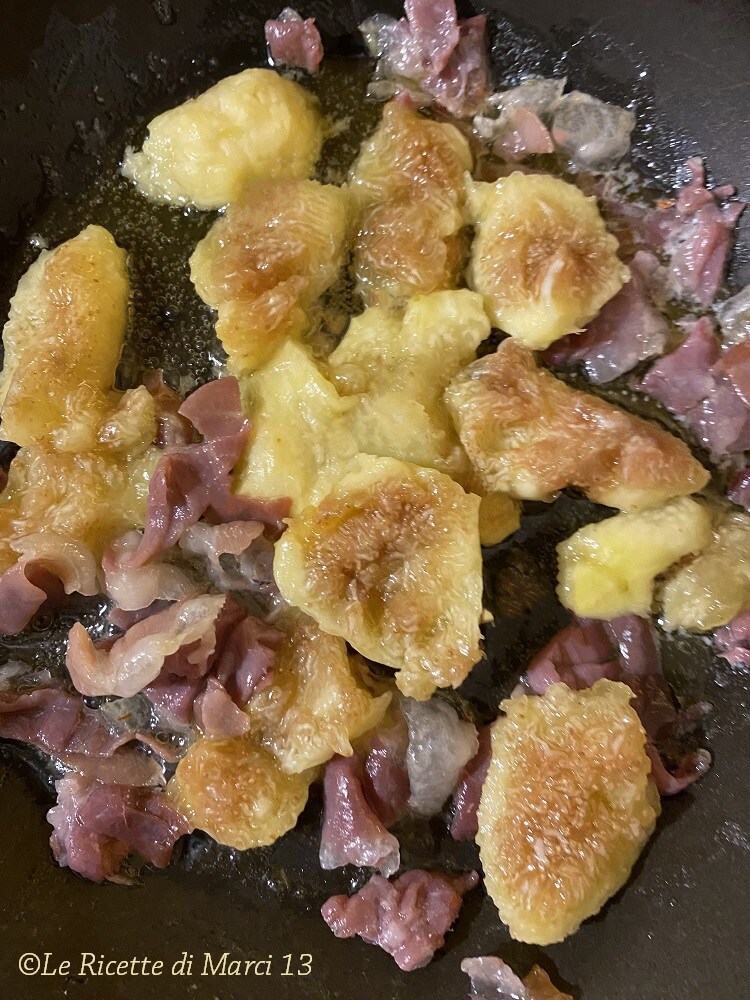 Paccheri mit Feigen, Gorgonzola und Walnüssen