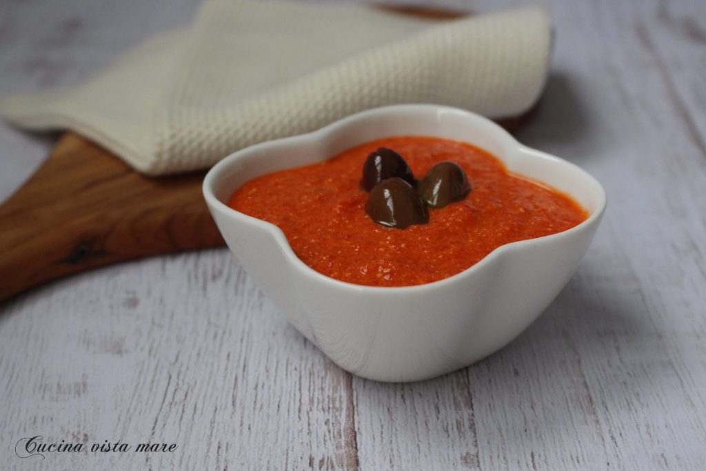 Paprika-Feta-Creme Küche mit Meerblick