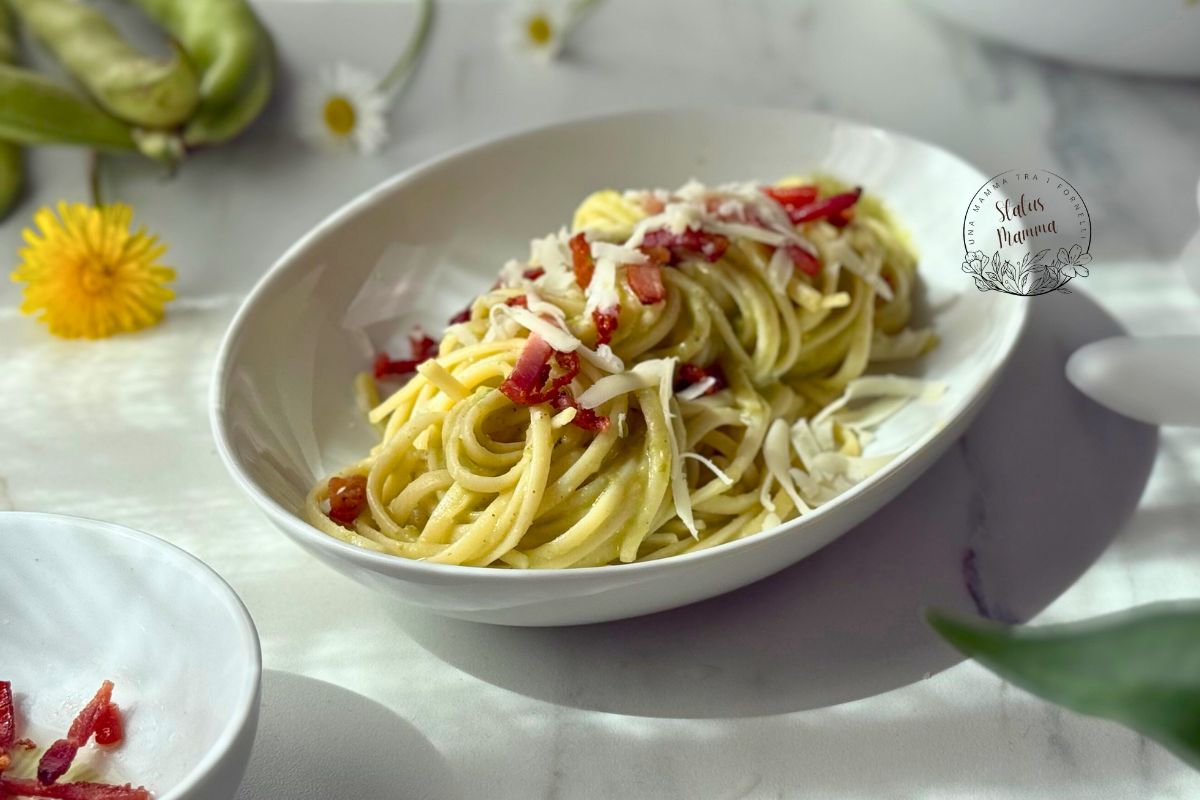 Pasta mit Favabohnencreme, knusprigem Speck und Provolone