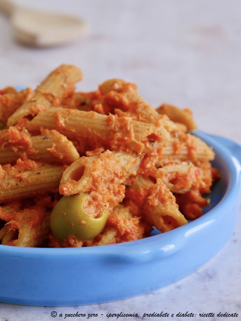 Pasta mit Paprika-Creme und leichtem Thunfisch