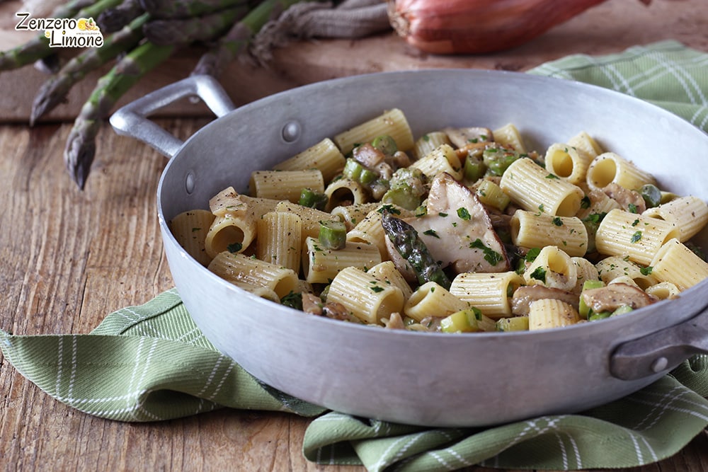 Pasta mit Spargel und Pilzen