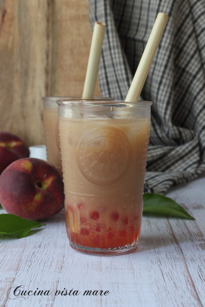 Pfirsich-Bubble Tea Küche mit Meerblick