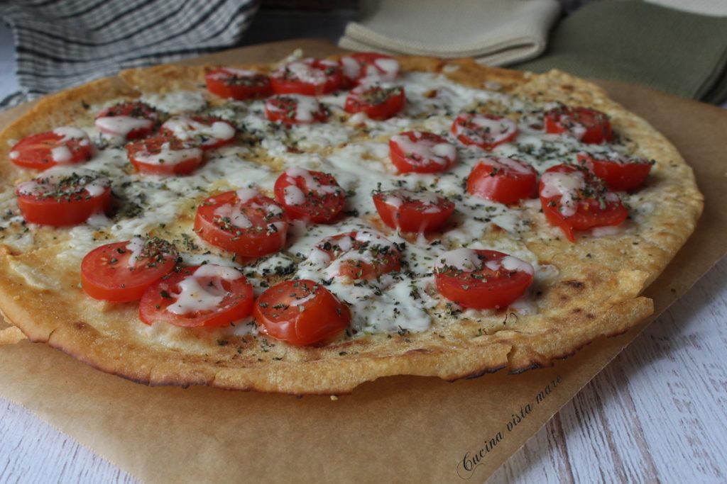 Pizza aus Guttiau-Brot Küche mit Meerblick
