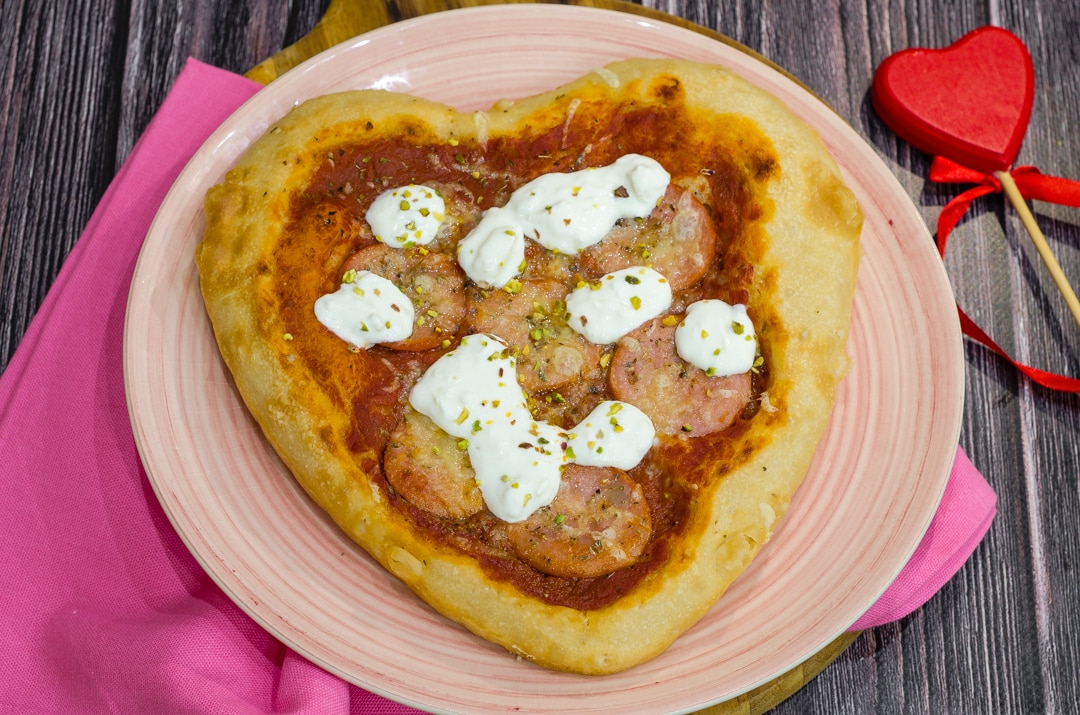 Pizza in Herzform, einfach, schön und köstlich!