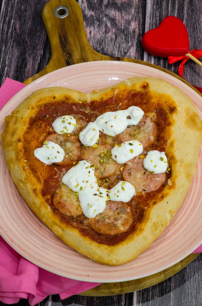 Pizza in Herzform