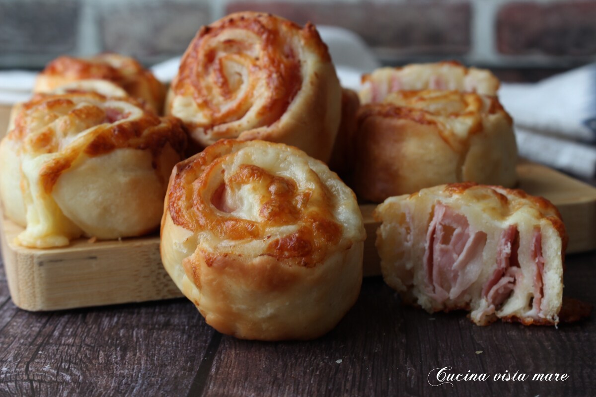 Pizzaschnecken mit Schinken