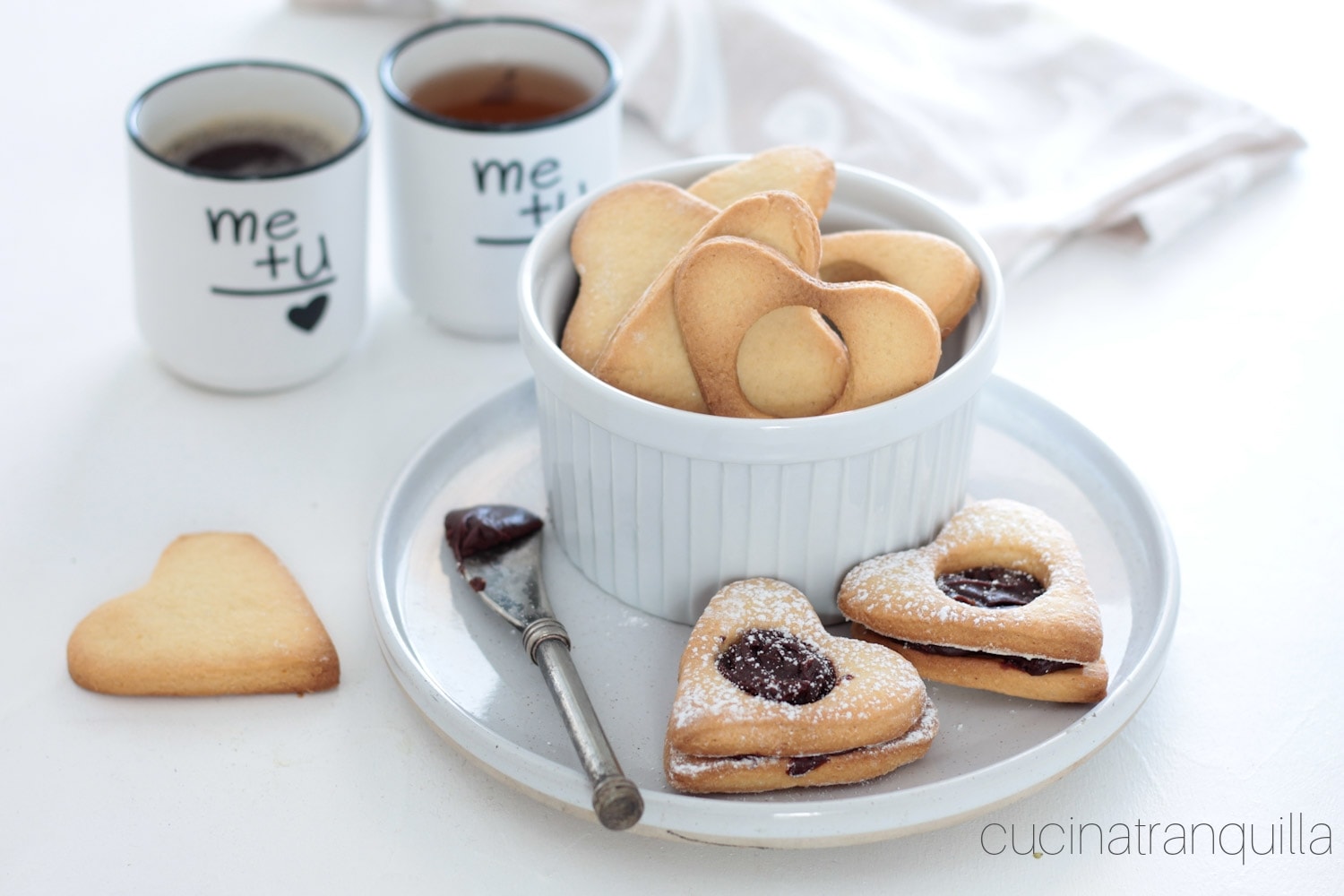 Herzen gefüllt mit Ganache-Creme