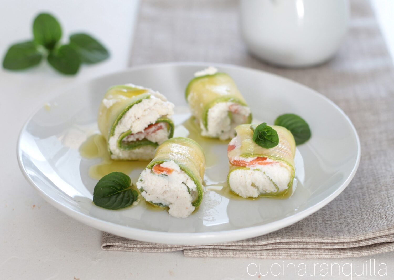 Zucchini- und Ricotta-Röllchen