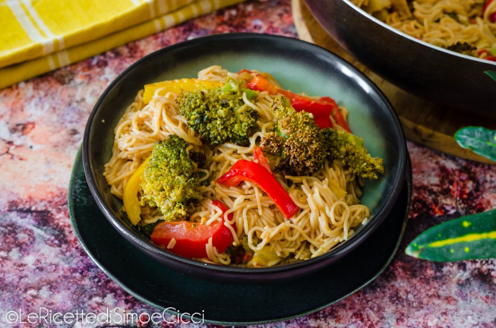 Reis-Spaghetti mit Gemüse, einfaches und leckeres Rezept